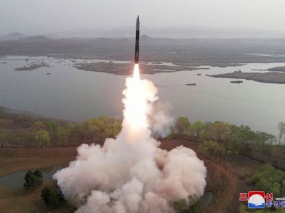 إطلاق صاروخ باليستي كورية شمالية من طراز هواسونج-18. 14 أبريل 2023 - REUTERS