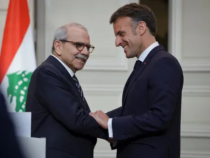 سلام بعد محادثات مع ماكرون: "حزب الله" لن يرهبنا