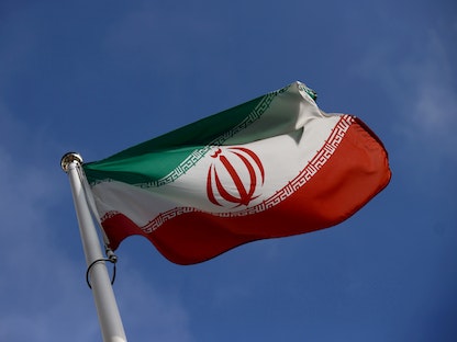 العلم الإيراني - REUTERS