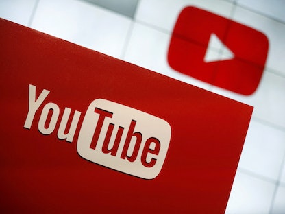 شعار YouTube في لوس أنجلوس- الولايات المتحدة في 21 أكتوبر 2015.  - REUTERS