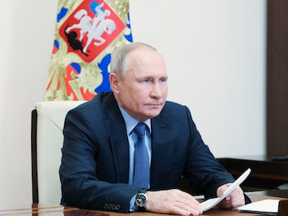 الرئيس الروسي بوتين يترأس اجتماعاً في مقر إقامته خارج موسكو - 20 مايو 2021 - REUTERS
