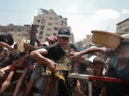 حقائق وشهادات ميدانية تناقض مزاعم إسرائيل بشأن "تجويع غزة"