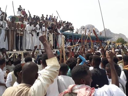 متظاهرون في شوارع مدينة كسلا في شرق السودان- أرشيف - مواقع التواصل