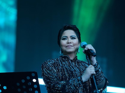 المطربة المصرية شيرين عبدالوهاب خلال حفلها في أبو ظبي، 5 مايو 2022. - facebook/OfficialSherine/