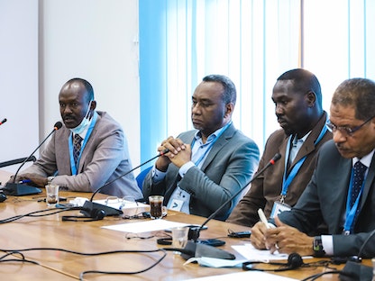 أعضاء في "الاتحاد العام لأصحاب العمل السوداني" (الذي جرى تجميده) خلال اجتماع مع فولكر بيرتس رئيس بعثة يونيتامس في الخرطوم - 31 يناير 2022  - Twitter@FederationSd