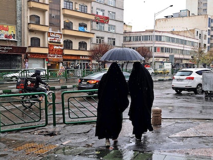 محال تجارية تغلق أبوابها في طهران وسط دعوات الإضراب. 5 ديسمبر 2022 - AFP
