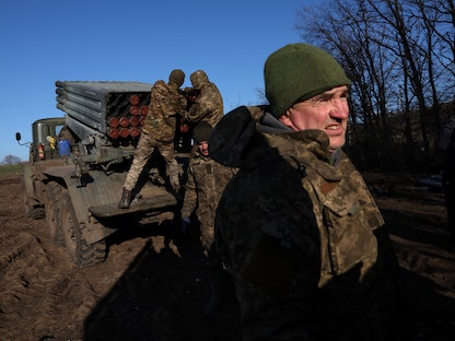 قوات أوكرانية بالقرب من الخطوط الأمامية في منطقة باخموت بأوكرانيا. 7 ديسمبر 2022 - REUTERS
