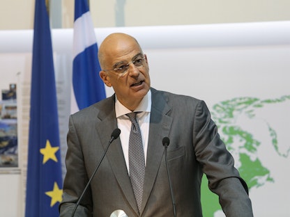 وزير الخارجية اليوناني نيكوس ديندياس خلال مؤتمر صحافي في نيقوسيا - 18 أغسطس 2020 - REUTERS