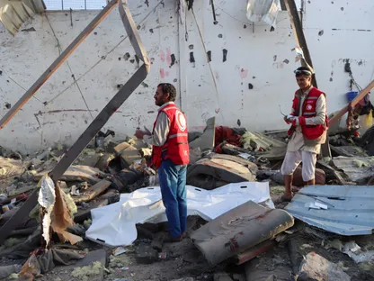 غارة أميركية على مركز للمهاجرين تودي بحياة العشرات في اليمن