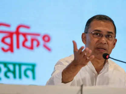 بنجلاديش.. طارق رحمن يؤدي اليمين الدستورية رئيساً للوزراء