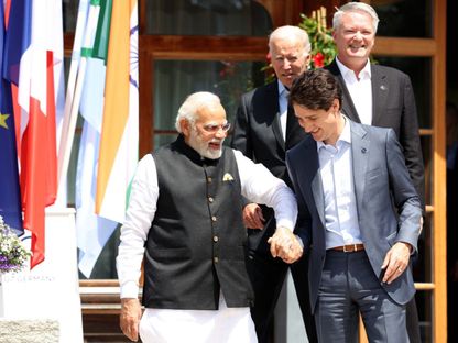 رئيس الوزراء الكندي جاستن ترودو ونظيره الهندي ناريندرا مودي على هامش اجتماعات مجموعة السبع في ألمانيا. 27 يونيو 2022 - Bloomberg