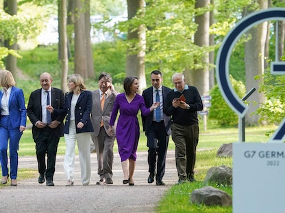 صورة تجمع وزراء خارجية مجموعة "G7" قبيل انطلاق الاجتماع في مدينة فانجلز الألمانية - 12 مايو 2022. - AFP