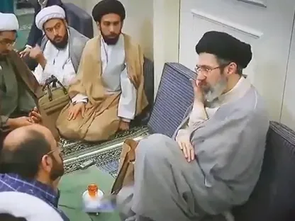 إعلام إيراني يعلن عن لقاء بين خامنئي وبيزشكيان بعد نشر أول لقطات له منذ اندلاع الحرب