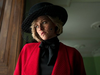 الممثلة الأميركية كريستين ستيوارت خلال أداء شخصية الأميرة الراحة ديانا في فيلم "سبنسر" - TWITTER/Spencer_Movie