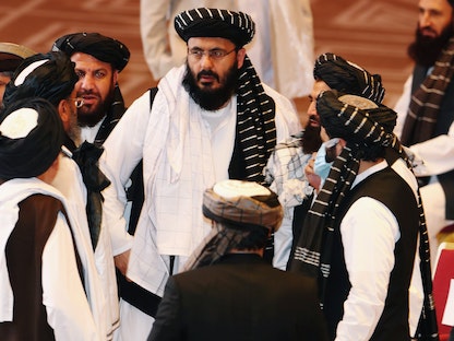 جانب من جلسات مفاوضات الحكومة الأفغانية وحركة طالبان في الدوحة - REUTERS