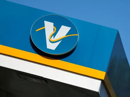 مصادر: "فاليرو إنرجي" الأميركية ستستورد 6.5 مليون برميل من نفط فنزويلا