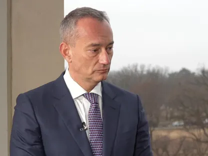 ملادينوف: لجنة إدارة غزة ليست حكومة للقطاع.. ولا بديلاً للسلطة الفلسطينية