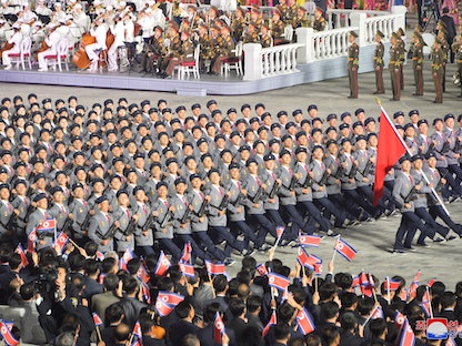 جنود خلال عرض عسكري في ساحة كيم إيل سونغ ببيونج يانج - 9 سبتمبر 2021 - REUTERS