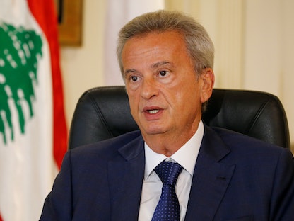 حاكم المصرف المركزي اللبناني رياض سلامة خلال مقابلة مع رويترز في بيروت - REUTERS