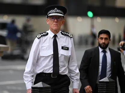 "تجربة فاشلة".. بريطانيا تلغي نظام مفوضي الشرطة بعد استقدامه من أميركا