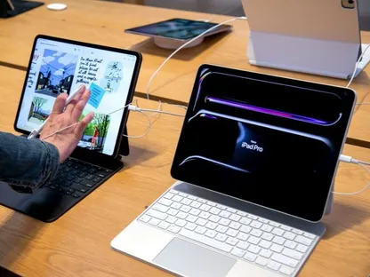 أبل ترفع أسعار أجهزة Mac وiPad بسبب نقص شرائح الذاكرة والتخزين