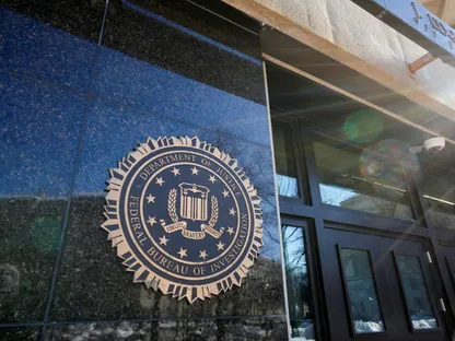 اخترقت بيانات FBI.. الأردن يعتقل عضواً بمجموعة "شايني هانترز"