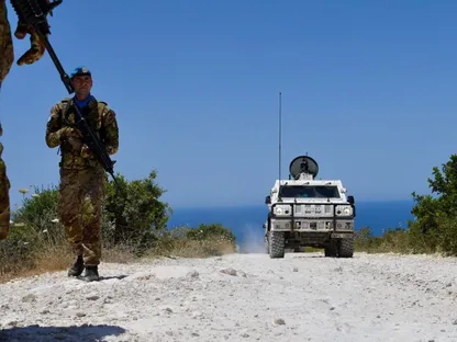 لبنان يلجأ إلى مجلس الأمن بعد تشييد إسرائيل جداراً يتخطى "الخط الأزرق"