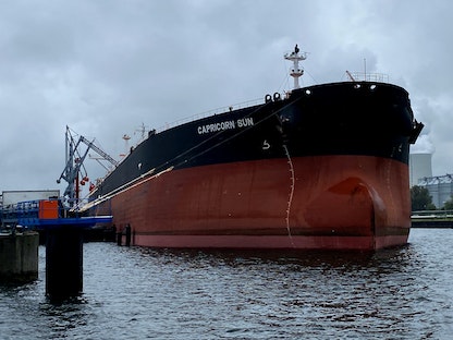 ناقلة تحمل شحنة من النفط الروسي في ميناء روستوك بألمانيا. 05 أغسطس 2022 - REUTERS