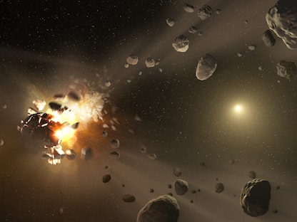 تصوير فني يوضح كيف يتم تكوين عائلات الكويكبات وشكل الاصطدامات الكارثية بين الكويكبات على مدار تاريخ النظام الشمسي - nasa.gov