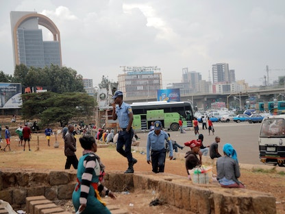 رجال الشرطة في ساحة مسكل وسط العاصمة الإثيبوبية أديس أبابا - REUTERS