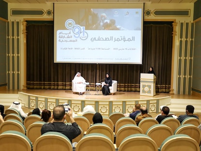 مؤتمر صحافي لإعلان تفاصيل دورة أيام الشارقة المسرحية. - وام