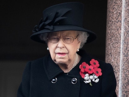 الملكة إليزابيث تحضر مناسبة "عيد الذكرى" في وايتهول في لندن، بريطانيا. 8 نوفمبر 2020 - REUTERS