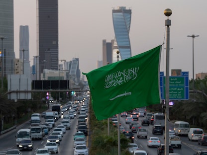 علم المملكة العربية السعودية يرفرف وسط العاصمة الرياض - 23 سبتمبر 2021 - twitter/SPAregions