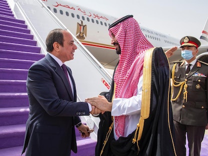 ولي العهد السعودي الأمير محمد بن سلمان يستقبل الرئيس المصري عبد الفتاح السيسي في الرياض - 8 مارس 2022 - witter.com/spagov