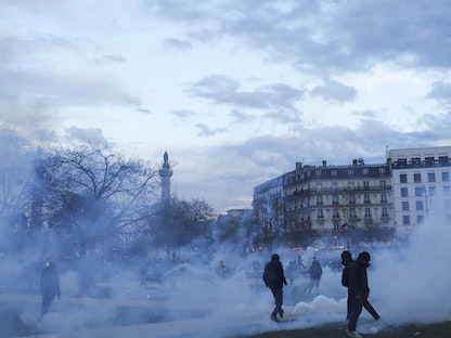 اشتباكات بين الشرطة الفرنسية ومتظاهرين ضد إصلاح النظام التقاعدي، باريس. 28 مارس 2023 - REUTERS