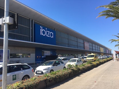 صورة خارجية لمطار إيبيزا في إسبانيا - ibiza-airport.net