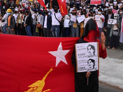 تظاهرة في ميانمار منددة بالانقلاب وتطالب بإطلاق سراح الزعيمة المدنية  - AFP