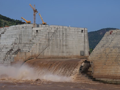 المياه تتدفق عبر سد النهضة الإثيوبي- 26 سبتمبر 2019 - REUTERS