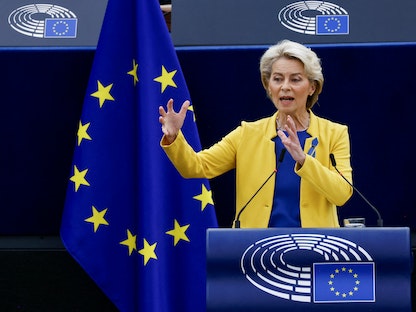 رئيسة المفوضية الأوروبية أوروسلا فون دير لاين تلقي خطاب حالة الاتحاد الأوروبي أمام البرلمان في ستراسبورج الفرنسية. 14 سبتمبر 2022. - REUTERS