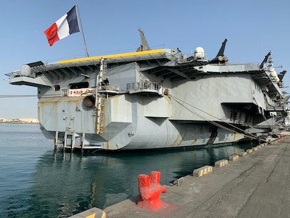 حاملة الطائرات الفرنسية "شارل ديجول" قبالة شاطئ أبوظبي- 25 مارس 2021 - AFP