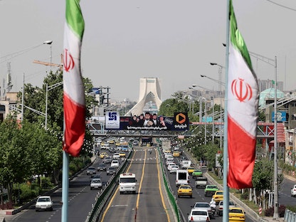 منظر عام في شارع آزادي بالعاصمة الإيرانية طهران. 20 أبريل 2021 - AFP