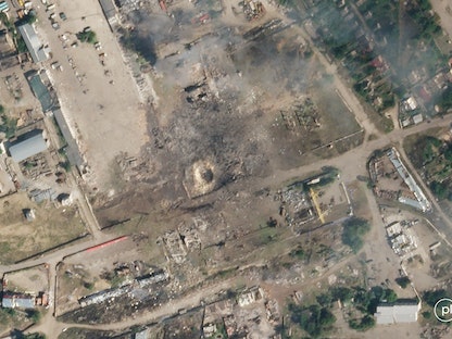 صورة بالأقمار الصناعية تظهر حجم الدمار الذي تعرضته له إحدى المناطق في خيرسون جنوبي أوكرانيا. 12 يوليو 2022 - AFP