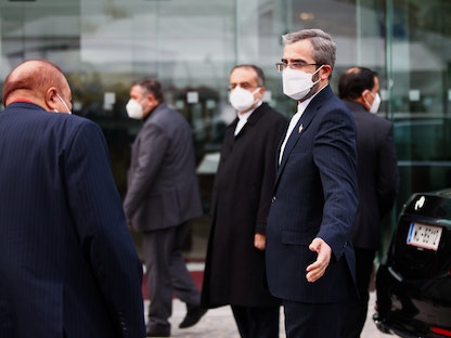 كبير المفاوضين النوويين الإيرانيين علي باقري كاني يصل إلى اجتماع بشأن "النووي الإيراني" في فيينا - 29 نوفمبر 2021 - REUTERS