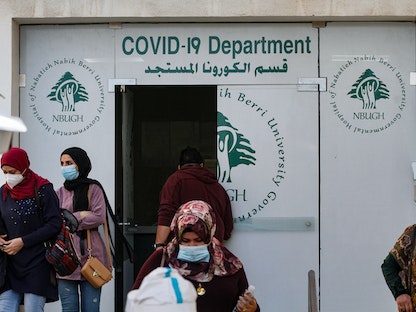 مركز لإجراء فحص فيروس كورونا في مستشفى نبيه بري الجامعي في مدينة النبطية جنوب لبنان، 9 يناير 2021 - AFP
