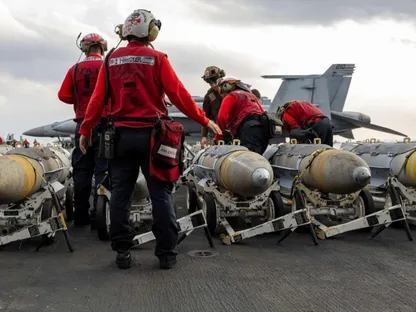 غارات أميركية "مكثفة" على مواقع تابعة للحوثيين في 5 محافظات يمنية