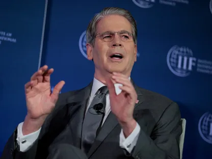 خلافات حرب إيران تخيم على لقاء وزيري مالية بريطانيا وأميركا