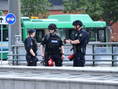 الشرطة السويدية: الاشتباه بوجود عبوة ناسفة خارج مقر شركة إسرائيلية