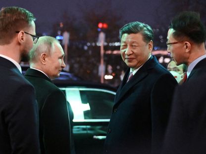 الرئيسان الصيني شي جين بينج والروسي فلاديمير بوتين يغادران بعد حفل استقبال بالكرملين في موسكو. 21 مارس 2023 - REUTERS