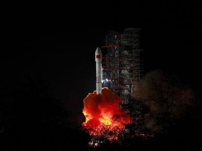 الصين تطلق قمرها الاصطناعي Tiantong 1-03 من قاعدة في مقاطعة  سيتشوان. 20 يناير 2021 - AFP