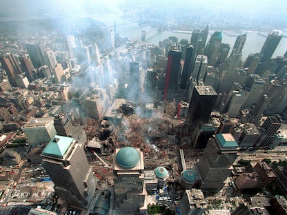 آثار الدمار في موقع هجمات 11 سبتمبر 2001 على مركز التجارة العالمي في نيويورك. - REUTERS